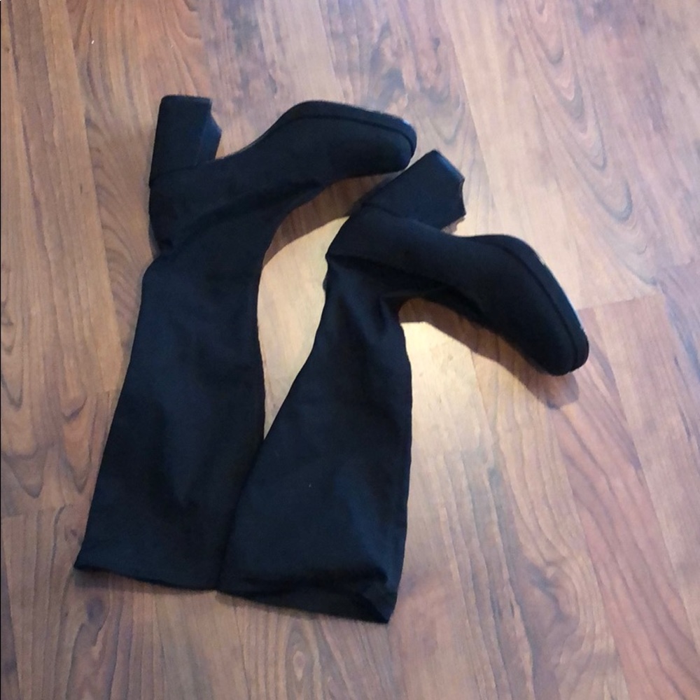 Black pull on boots sz 7.5